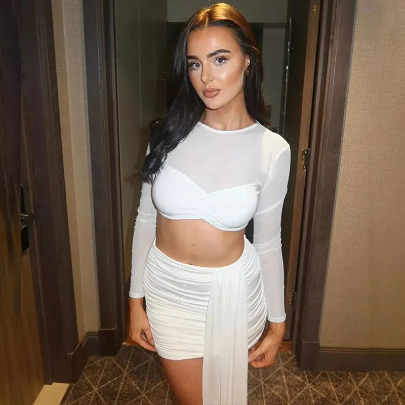 סט שני חלקים חצאית מיני כיווצים בעיטור שובל וחולצת רשת בעיצוב כיווצים - בריטני