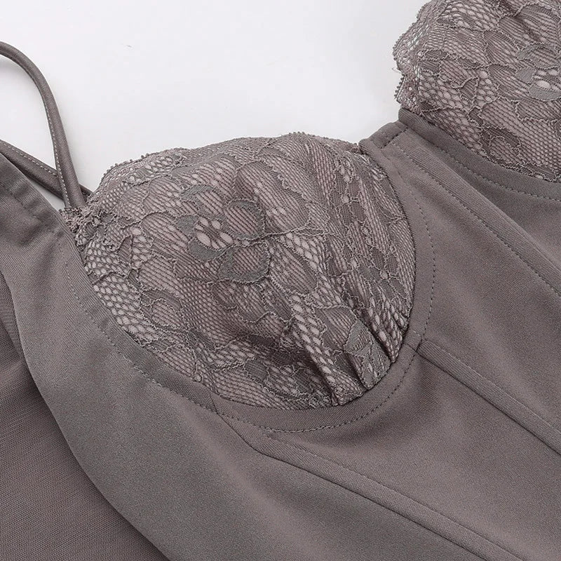 שמלת מידי בעיצוב מחוך בד מחטב בעיטור תחרה - קורי