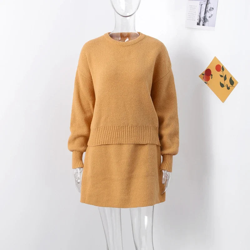 סט שני חלקים סרוג חולצת אובר סייז וחצאית מיני - יעלה