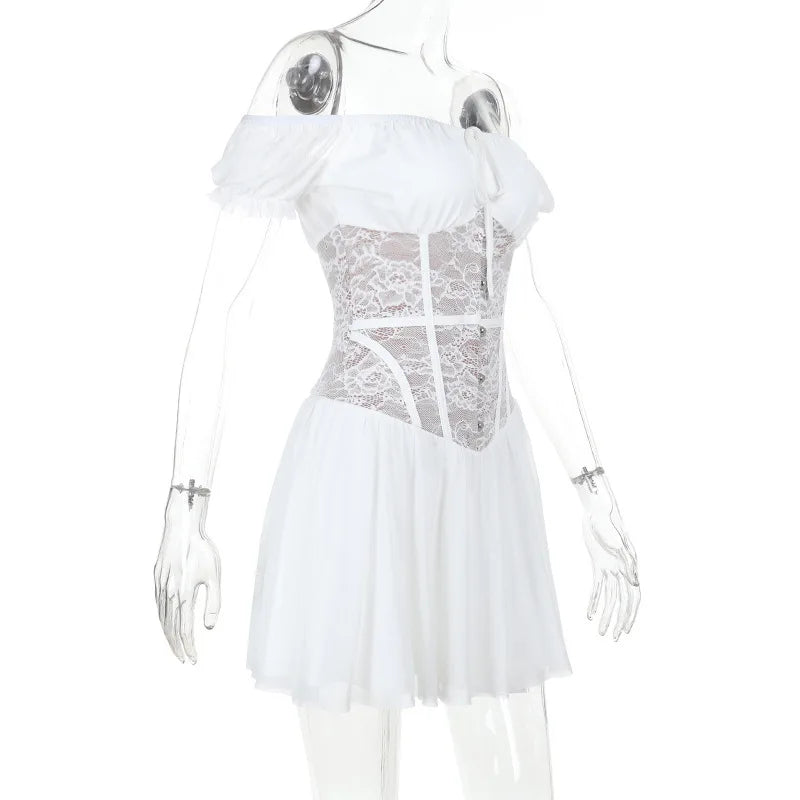 שמלת מיני בלון כתפיים חשופות בעיטור תחרה - פאדג'