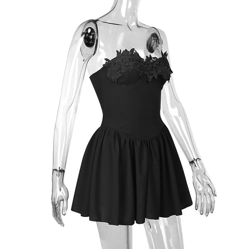 שמלת מיני סטרפלס בעיטור רקמת פרחים - LINDA