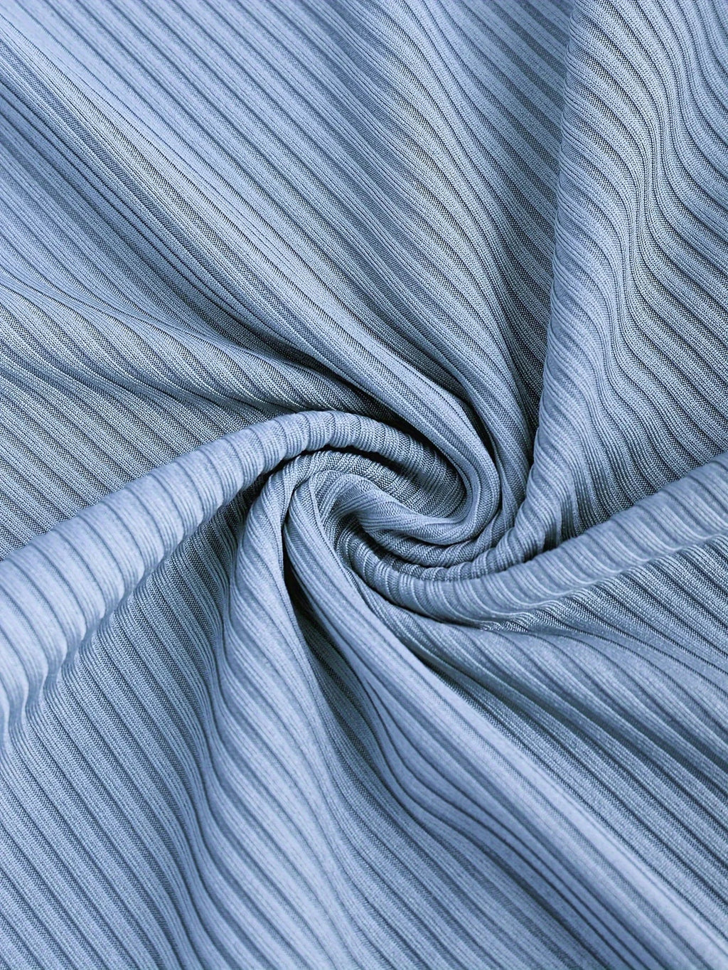 שמלת מידי סרוגה בעיטור שסע וקשירה בחזה - NATALY