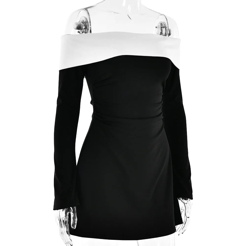 שמלת מיני בגזרת A  כתפיים חשופות שרוולי פעמון - בלייר