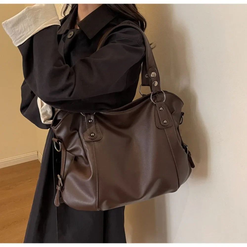 Retro design faux leather bag