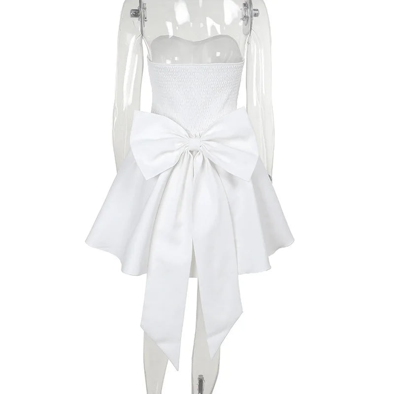 שמלת מיני סטרפלס בעיטור פפיון בגב בתוספת תחתית טול - Novalee