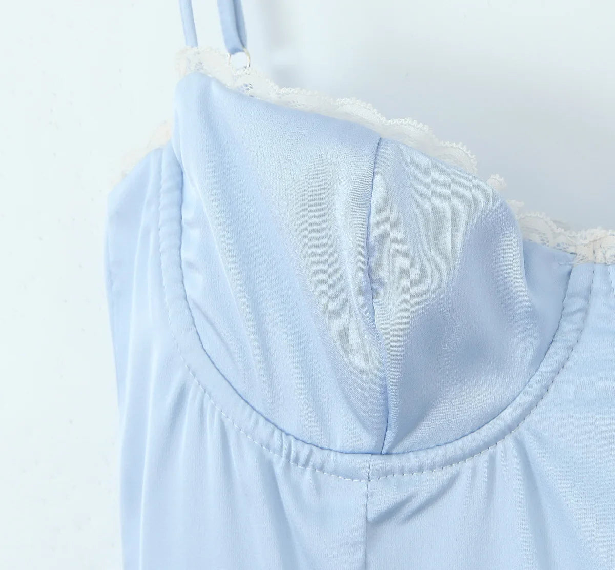 שמלת מיני סאטן בגזרת A בעיטור טול - Julissa