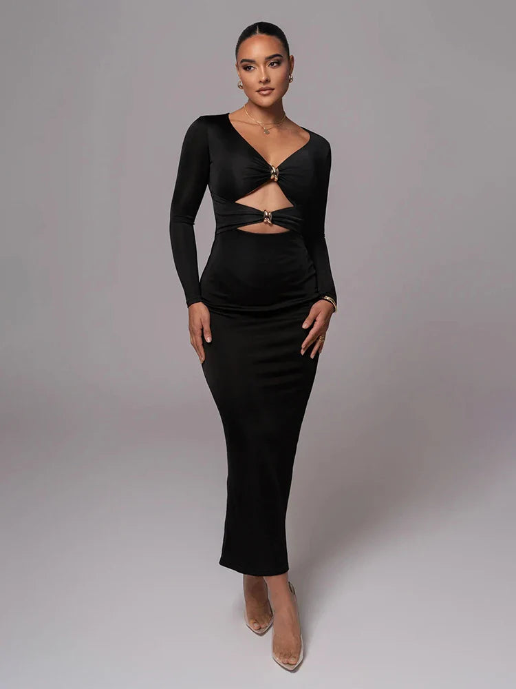 שמלת מקסי צמודה בד מחטב ומחמיא בעיצוב פתחים ואבזמים - לאורין