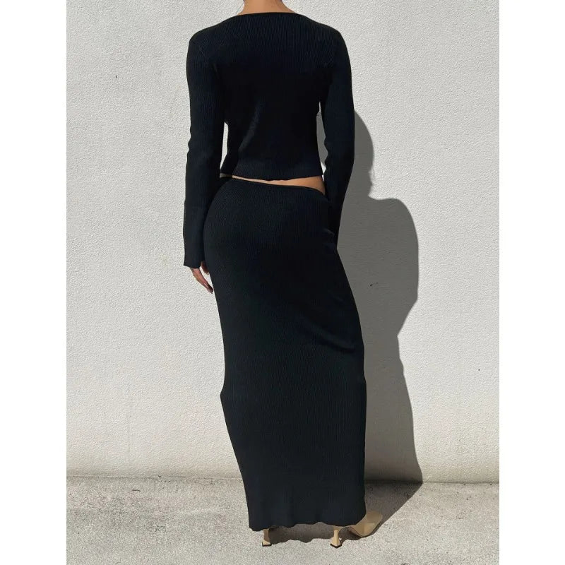 סט שני חלקים סרוג חצאית מקסי וחולצת כפתורים - כליל