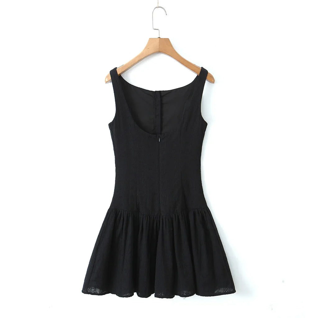 שמלת מיני בעיצוב רקמה בעיטור כפתורים - שקד