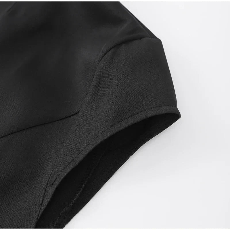 שמלת מיני מחויטת בגזרת שעון חול בעיטור כיסים - נילס