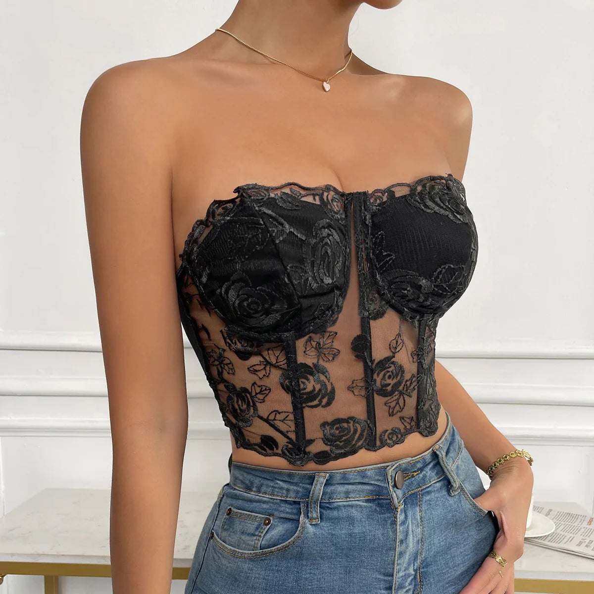 טופ סטרפלס רשת בעיטור רקמת פרחים - נויה לי