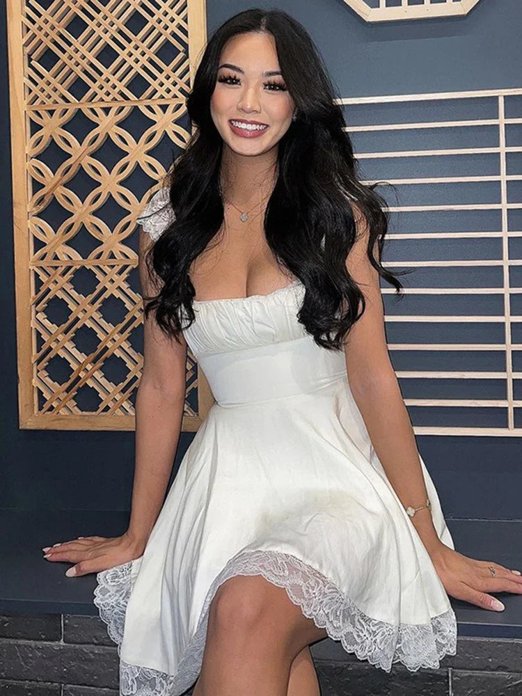 שמלת מיני אלגנטית בשילוב תחרה - הדר