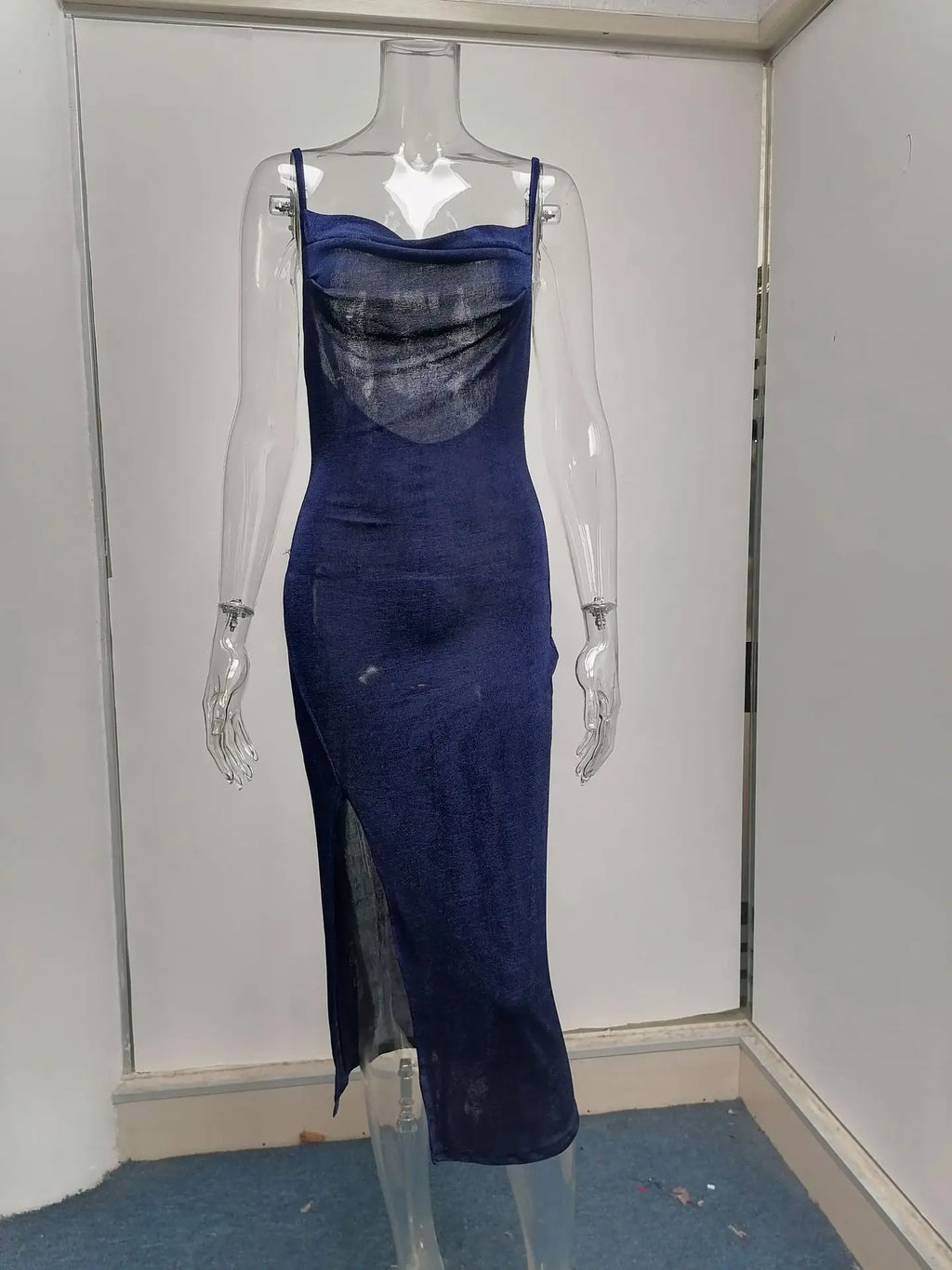 שמלת מידי קיצית סרוגה בעיטור שסע - סמייל