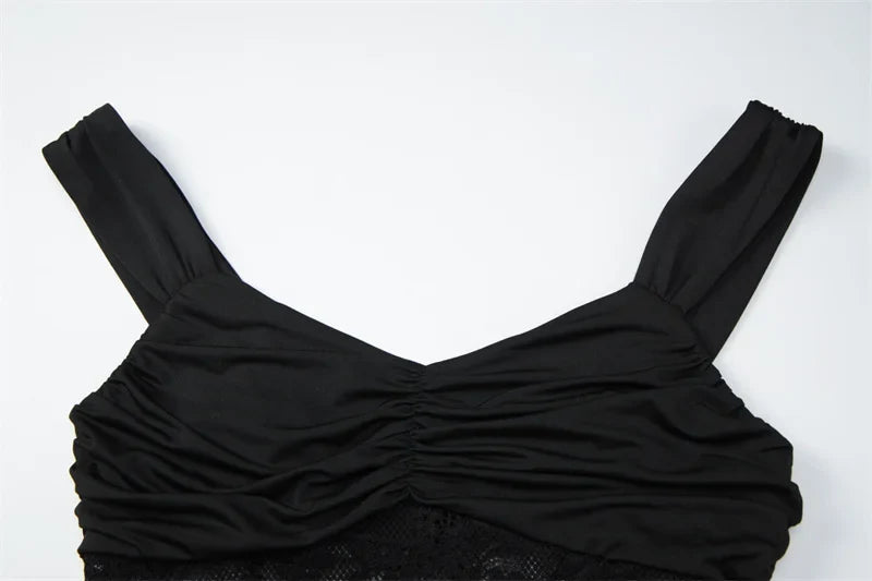 Ruched mini dress with a lace design - ORA