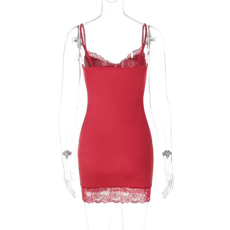 שמלת מיני צמודה בעיטור תחרה - אליס