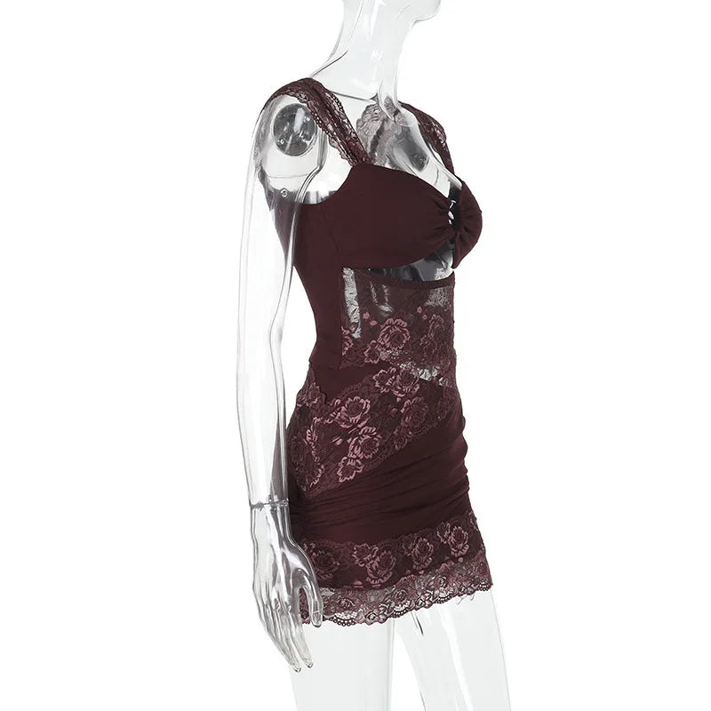 שמלת מיני בעיטור תחרה ופתח - ריטה