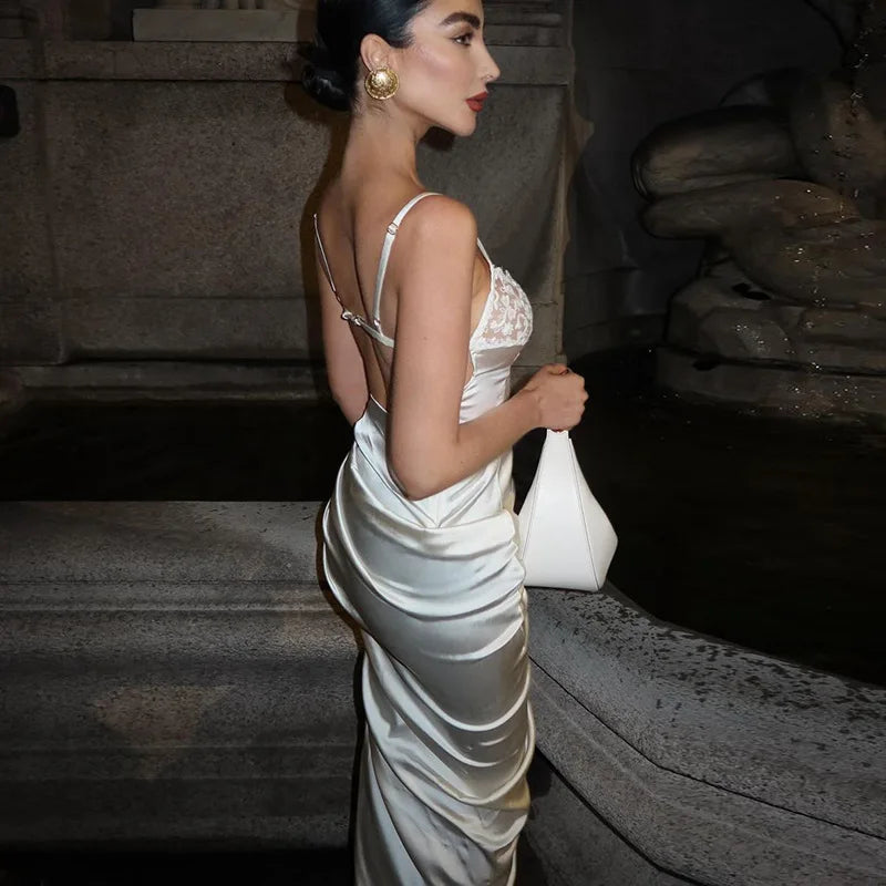 שמלת ערב מקסי סאטן בשילוב שסע בעיטור תחרה - סוואן