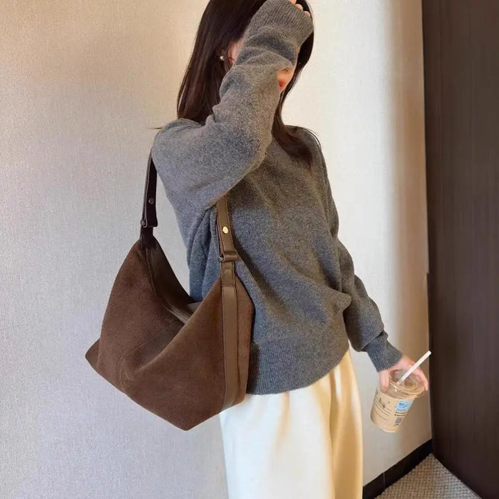 Suede bag with classic design