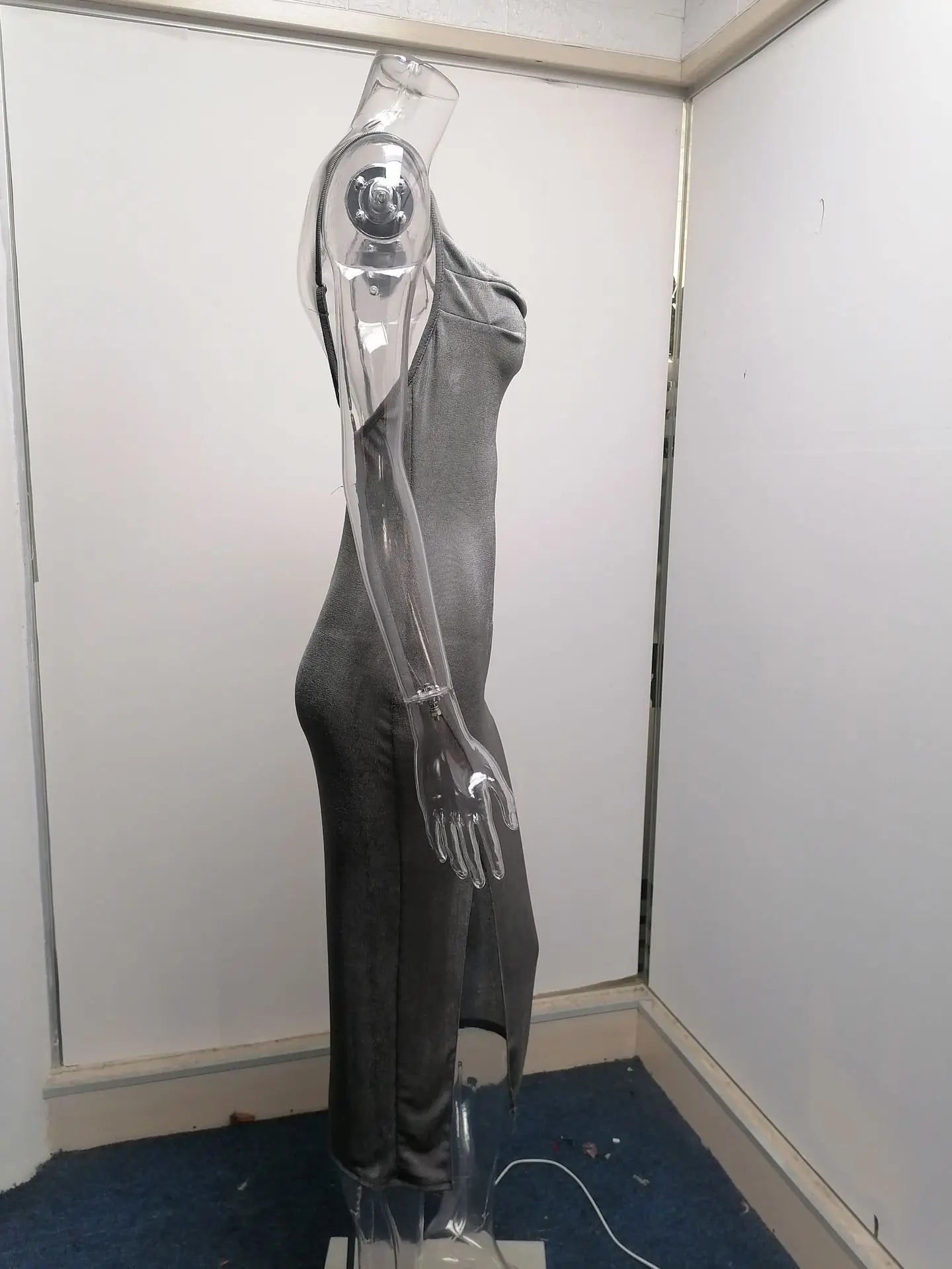 שמלת מידי קיצית סרוגה בעיטור שסע - סמייל