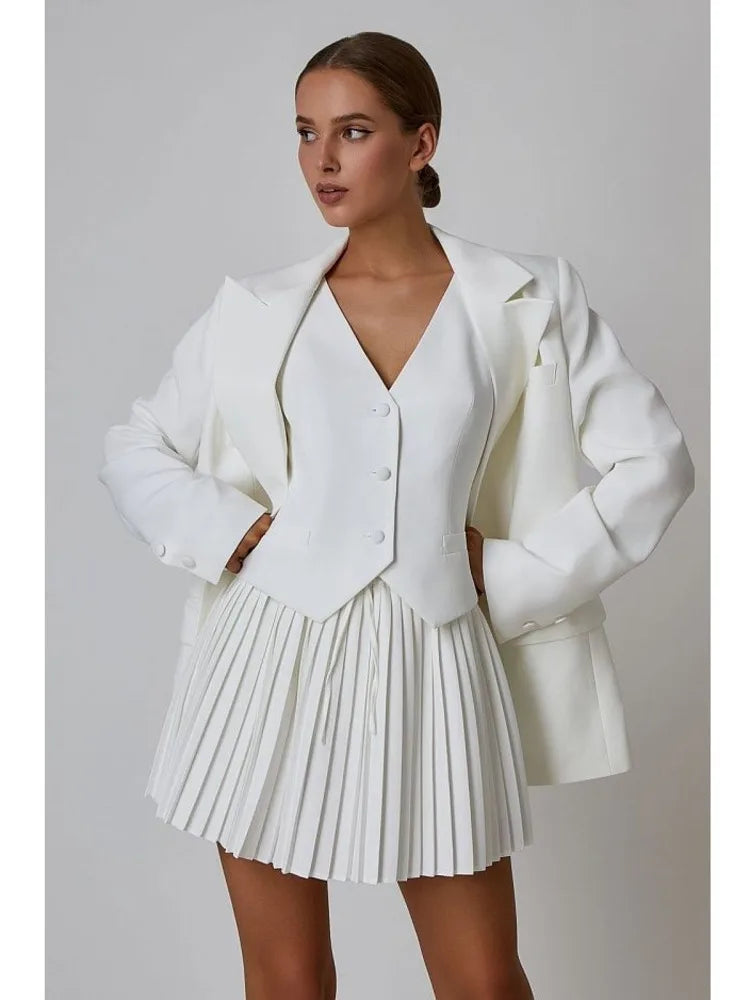 סט שני חלקים מחויט חצאית מיני קיפולים ווסט כפתורים - Jacqueline