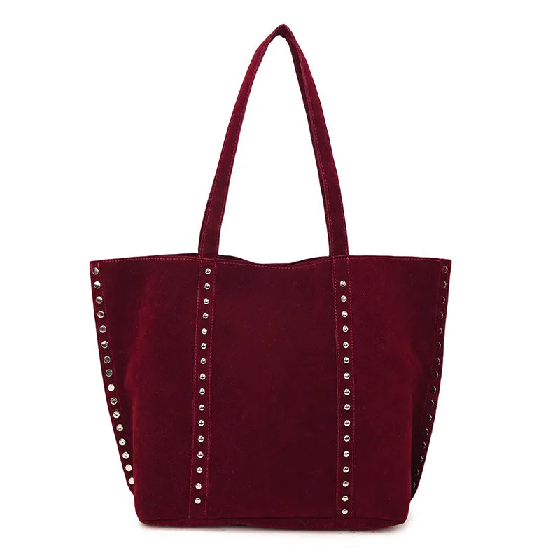 Suede bag with classic design