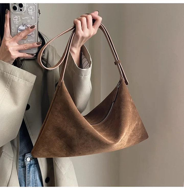 Suede bag with classic design