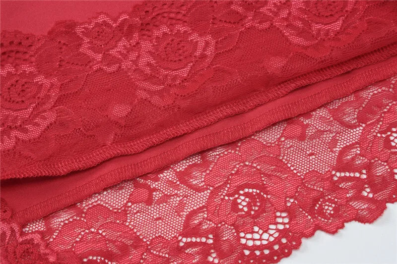 שמלת מיני צמודה בעיטור תחרה - אליס