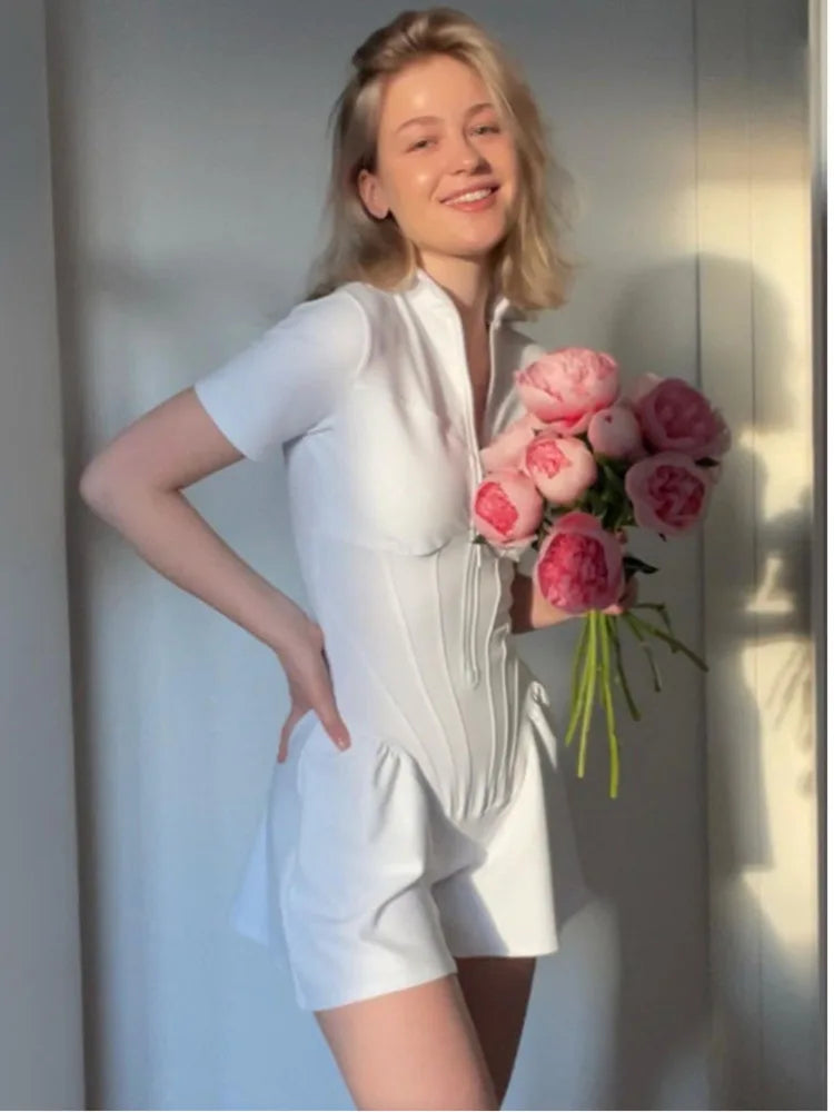 אוברול ספורטיבי קצר בגזר מחוך סגירת רוכסן קדמי - Averie