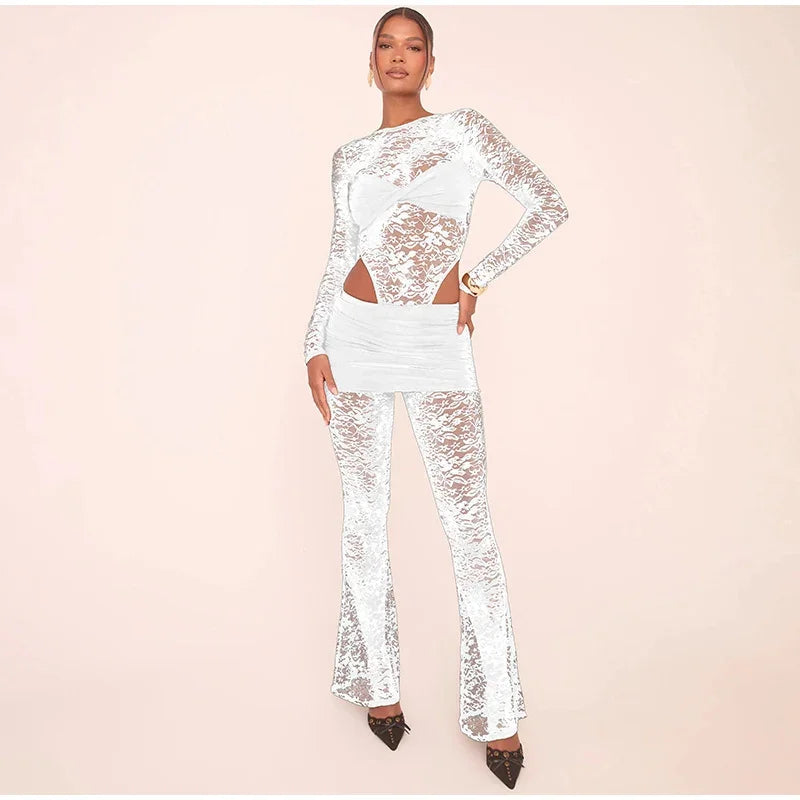 חליפת תחרה שני חלקים בגד גוף ומכנסיים ארוכים בעיטור חצאית מיני  - Meadow