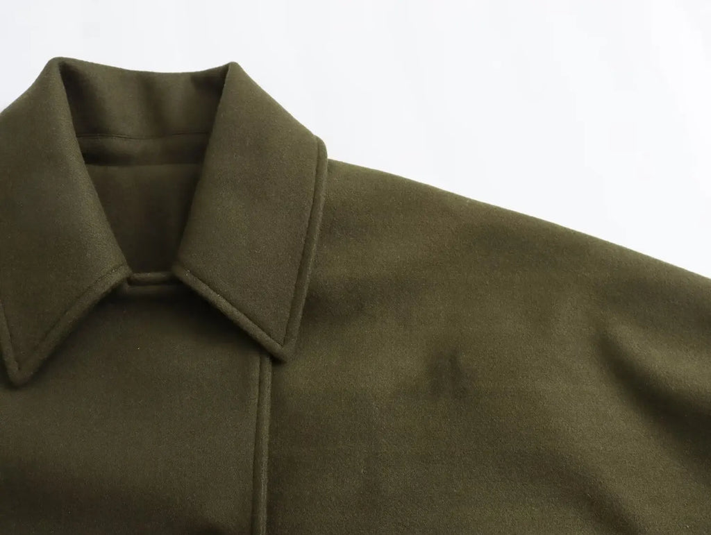 מעיל צמר אוברסייז בעיצוב סגירת כפתורים אסימטרית צווארון פולו - הולנדיה