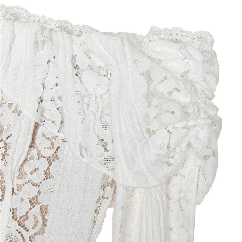 שמלת מיני תחרה כתפיים חשופות - מריה