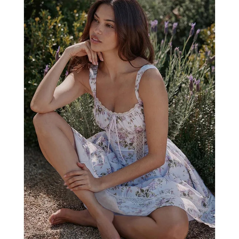 שמלת מיני פרחונית בעיטור תחרה בעיצוב כפרי בגזרת A - חימנה