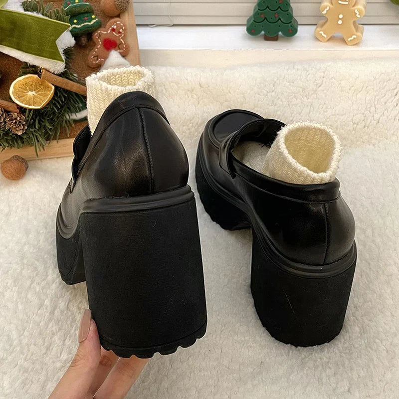 נעלי בובה מוקסין בעיצוב עקב פלטפורמה - נלי