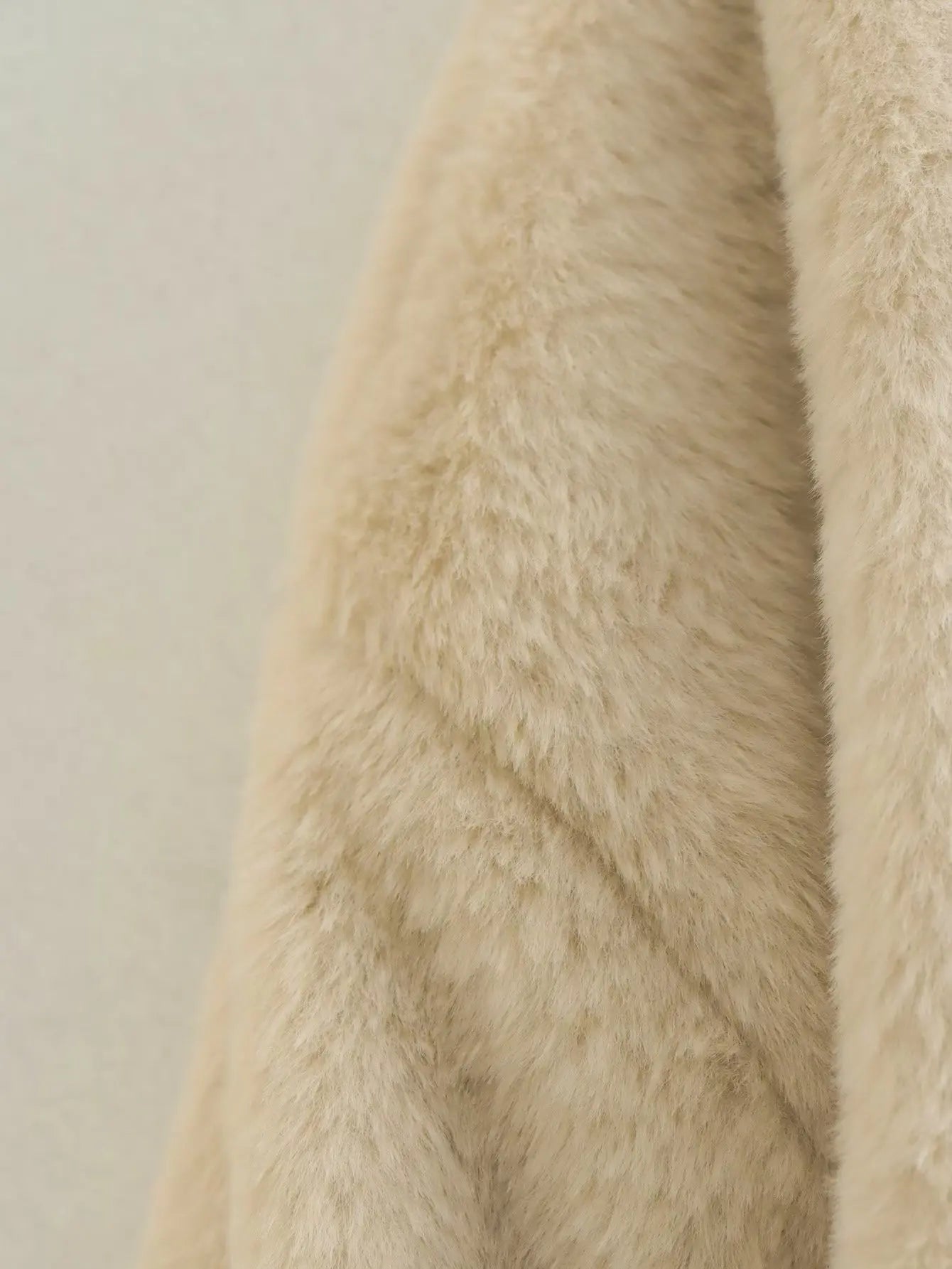 מעיל צמר פרווה סגירת כפתורים בעיצוב וינטג' - יאן