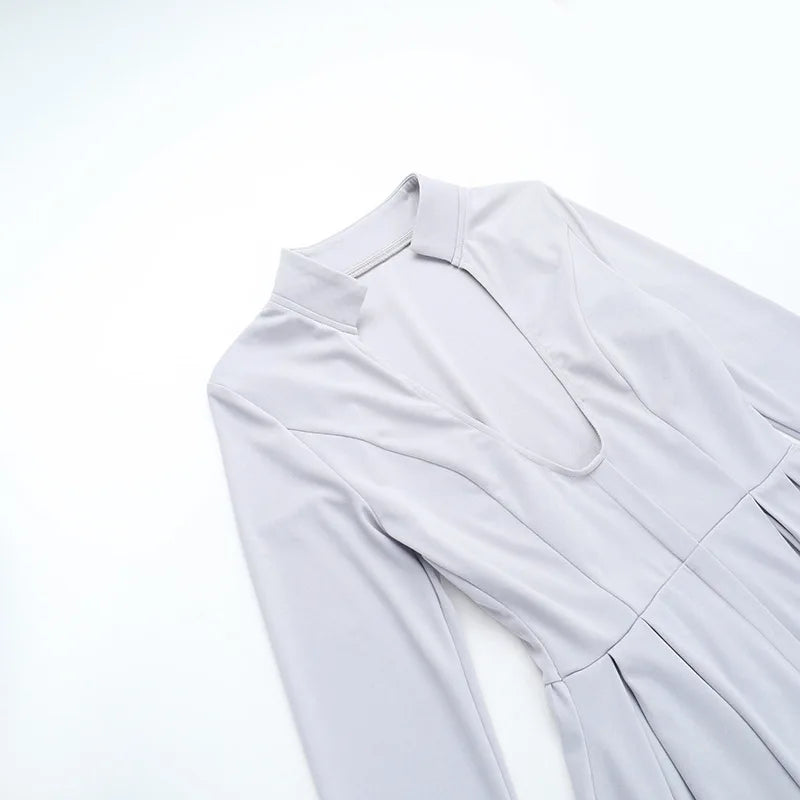 שמלת מיני מחויטת בגזרת A בעיצוב מחשוף - נעמי