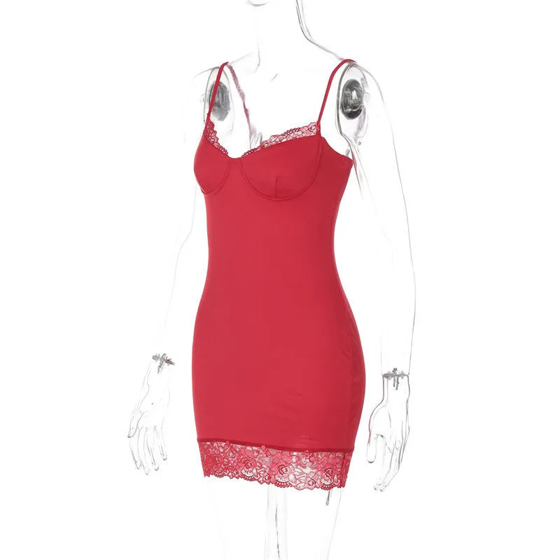 שמלת מיני צמודה בעיטור תחרה - אליס