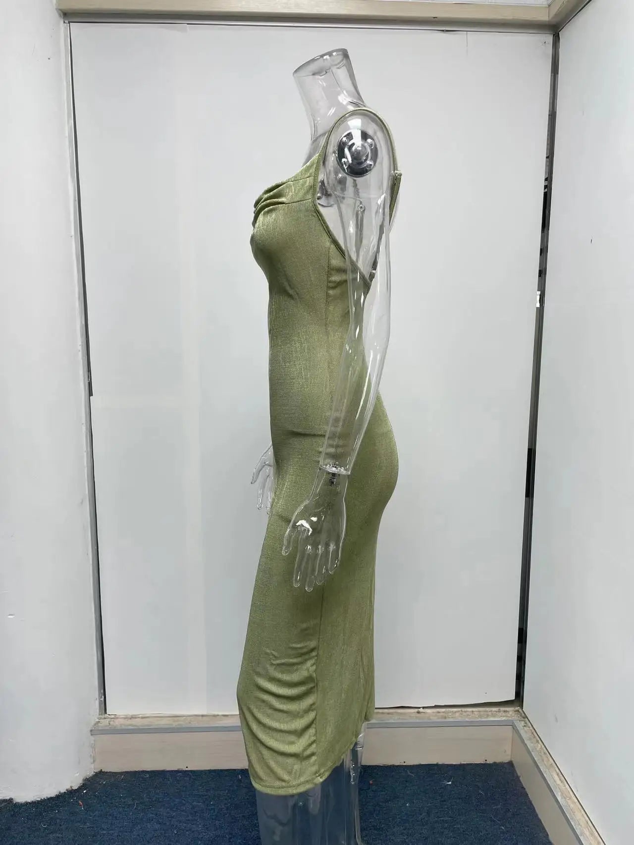 שמלת מידי קיצית סרוגה בעיטור שסע - סמייל