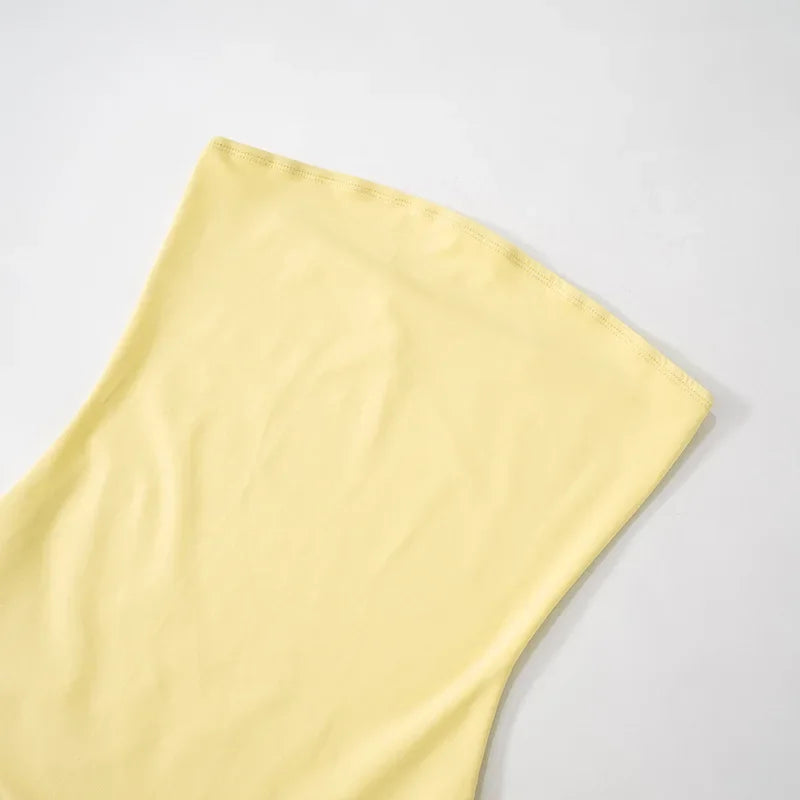 שמלת מקסי סטרפלס בעיצוב שיפון בעיטור שסע - פיה