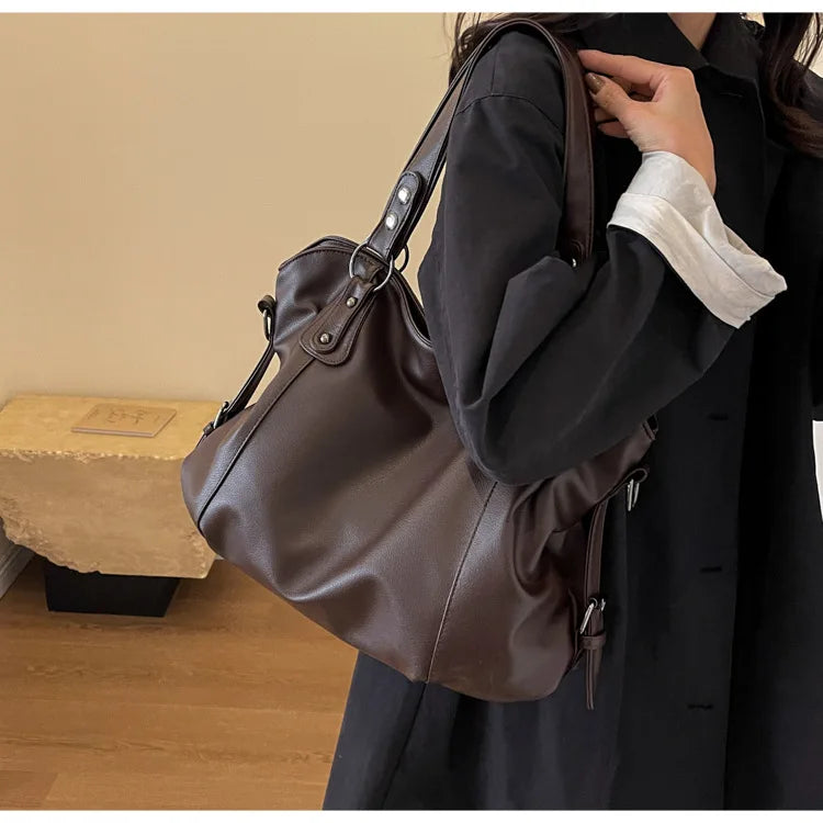 Retro design faux leather bag