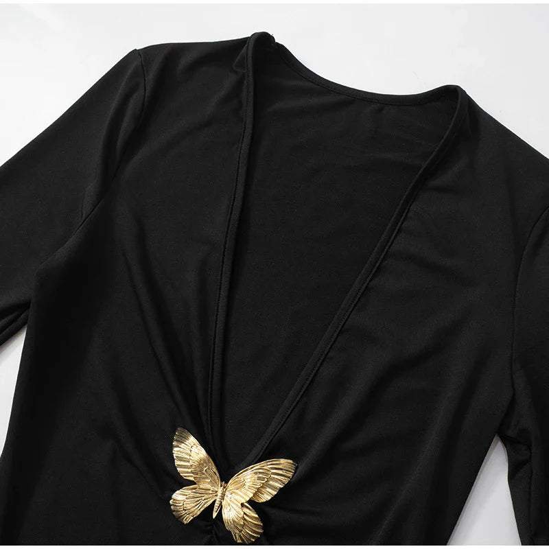 שמלת מקסי מחשוף V עמוק בעיטור פרפר זהב - מריפוסה