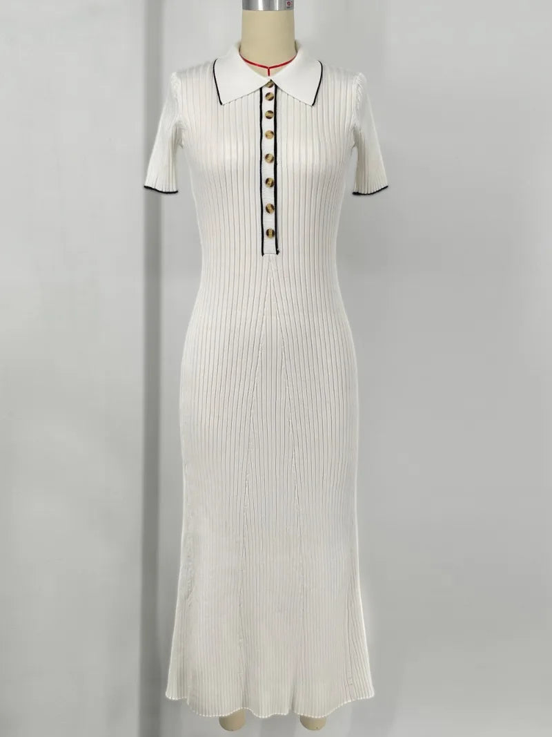 שמלת מקסי סרוגה בעיצוב אלגנטי בעיטור כפתורים - Ivanna