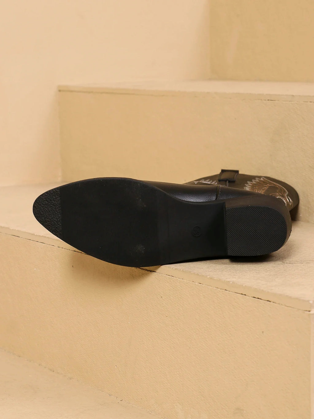 מגפי בוקרים דמוי עור בעיטור רקמת איור כנפיים - אנחלס