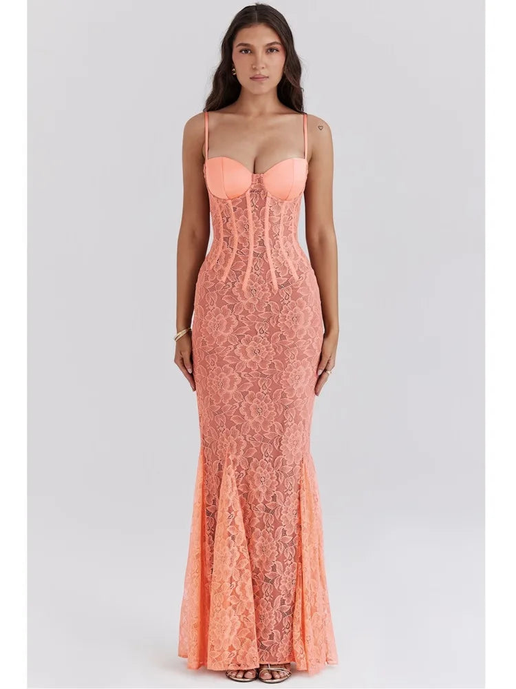 שמלת מקסי תחרה בגזרת בת ים בעיצוב מחוך - Jazlyn