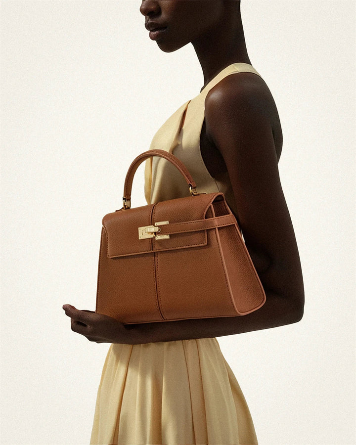 Leather bag with luxury design