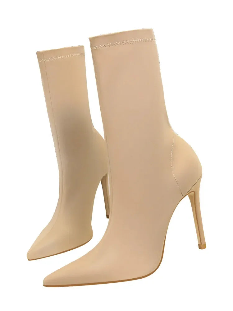 מגפי עקב שפיץ בד משי - Margot