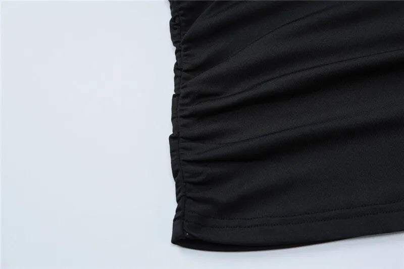 חולצה צמודה כתפיים חשופות בעיטור אבזם - סטייס