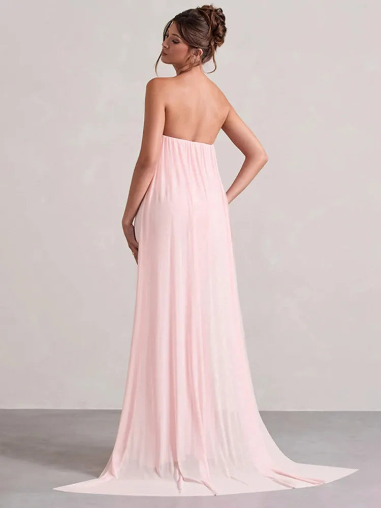 שמלת מקסי סטרפלס בעיצוב שסע ושובל שיפון בעיטור פרח - אנג'לס