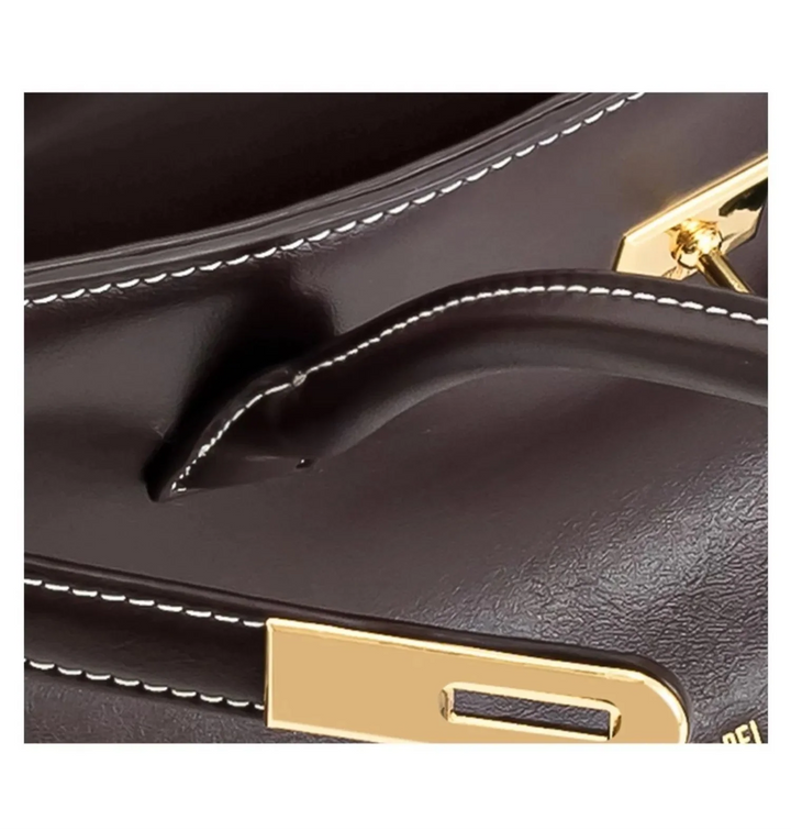 Leather bag with luxury design