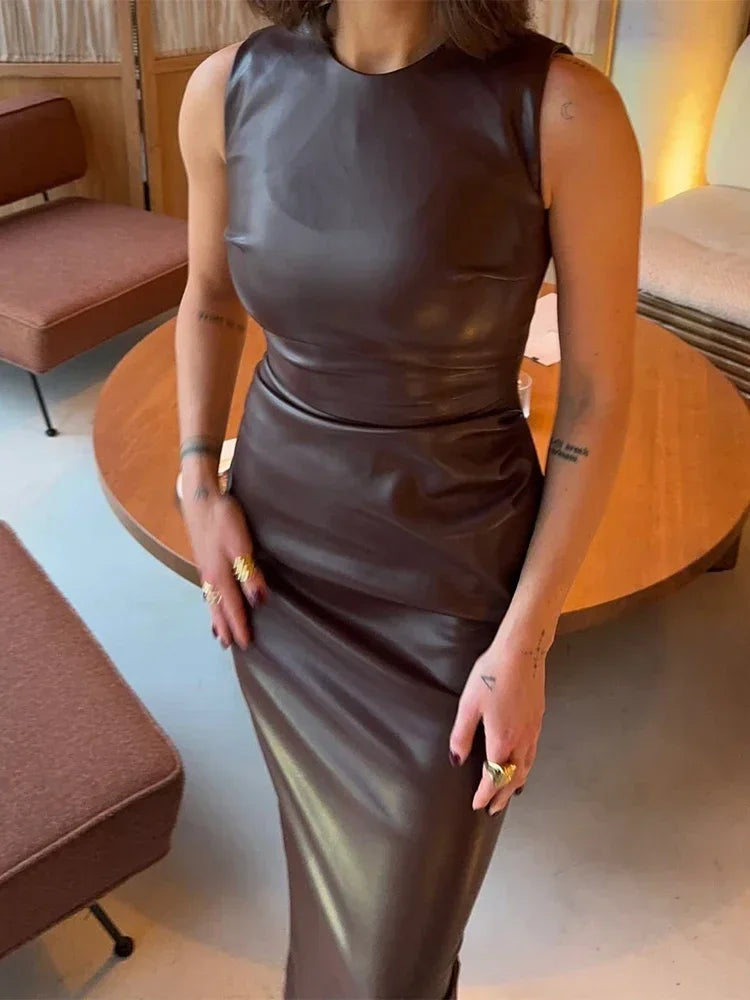 שמלת מיני/מקסי דמוי עור אלגנטית - Alexandria