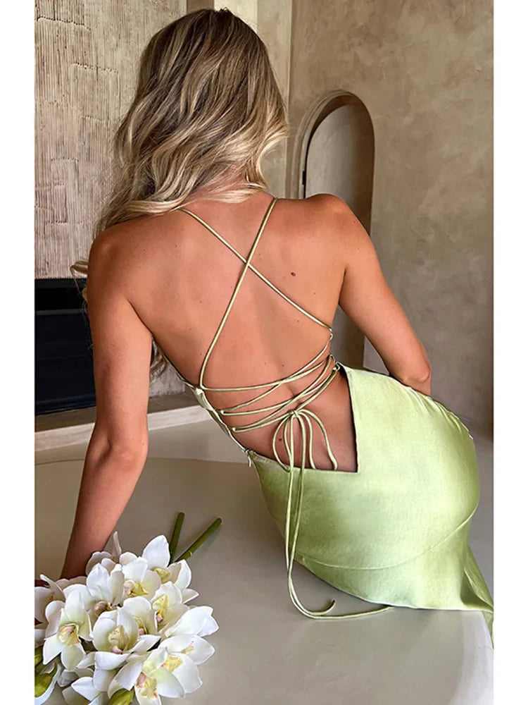 שמלת מקסי סאטן בעיצוב שסע וקשירות בגב - לואן